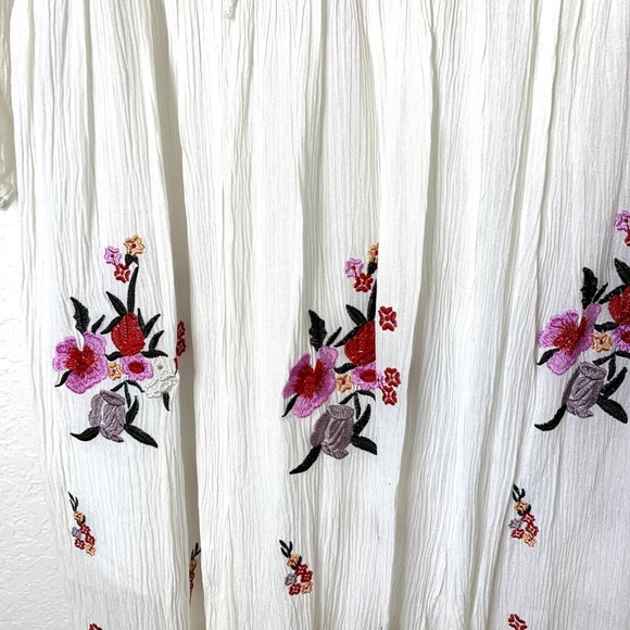 NWT White Floral Embroidered Large Boho Maxi Dress - Picture 5 of 8